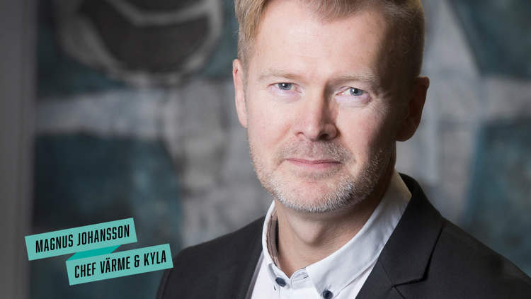 Bild på Maagnus Johansson, Chef värme och kyla. Iklädd kavaj tittandes in i kameran
