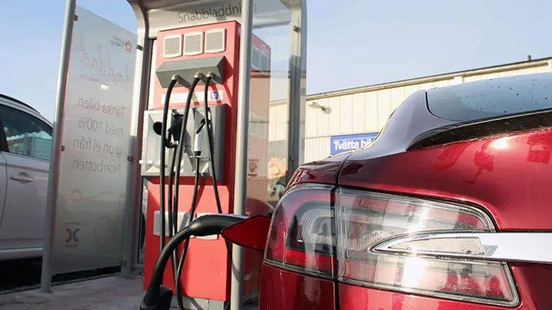 Första snabbladdaren i Norrbotten