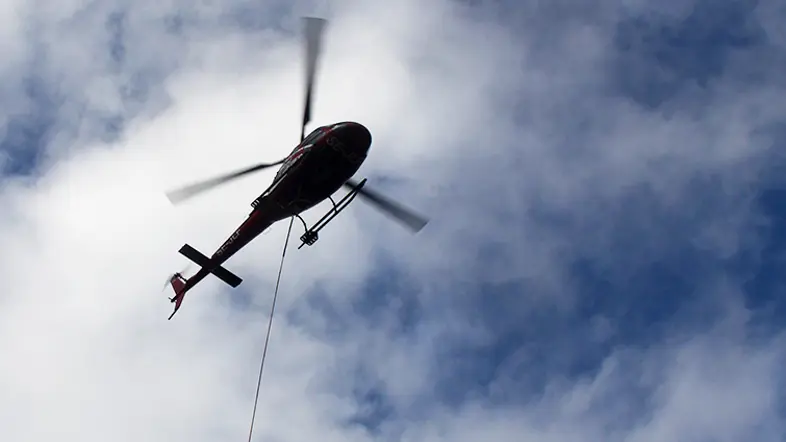Elnätet besiktas med helikopter (2)